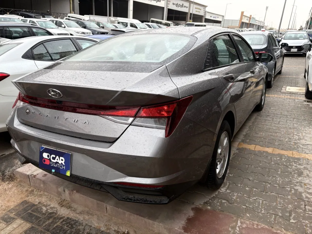 Car image 3