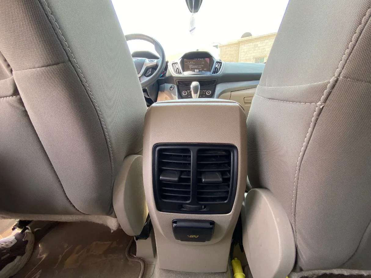Car image 24