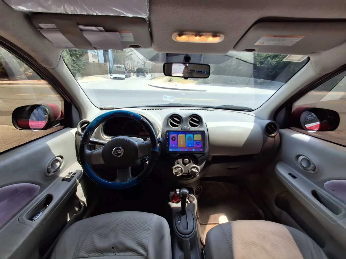 Car image 18
