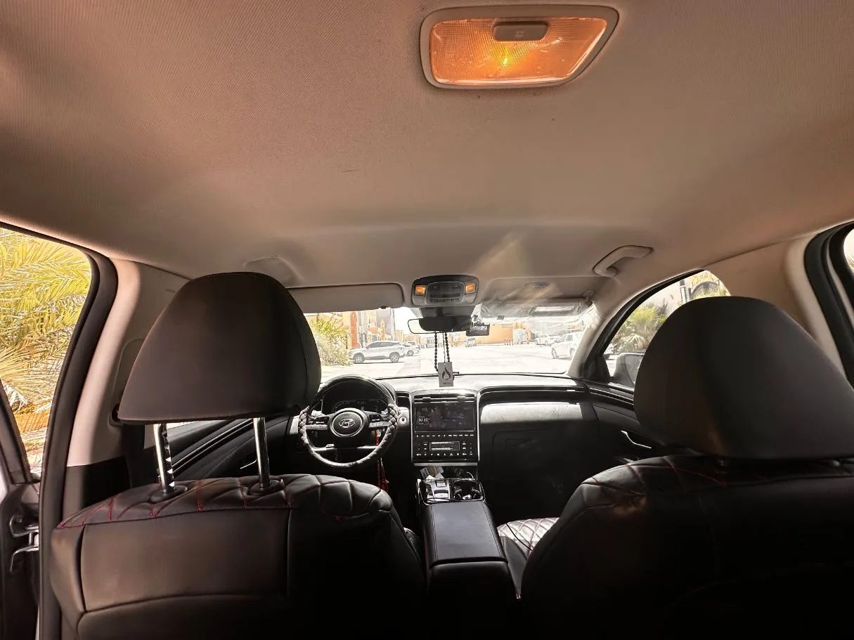 Car image 15