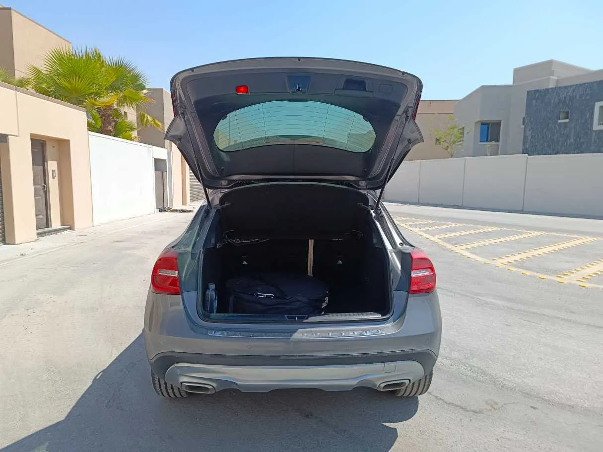 Car image 27