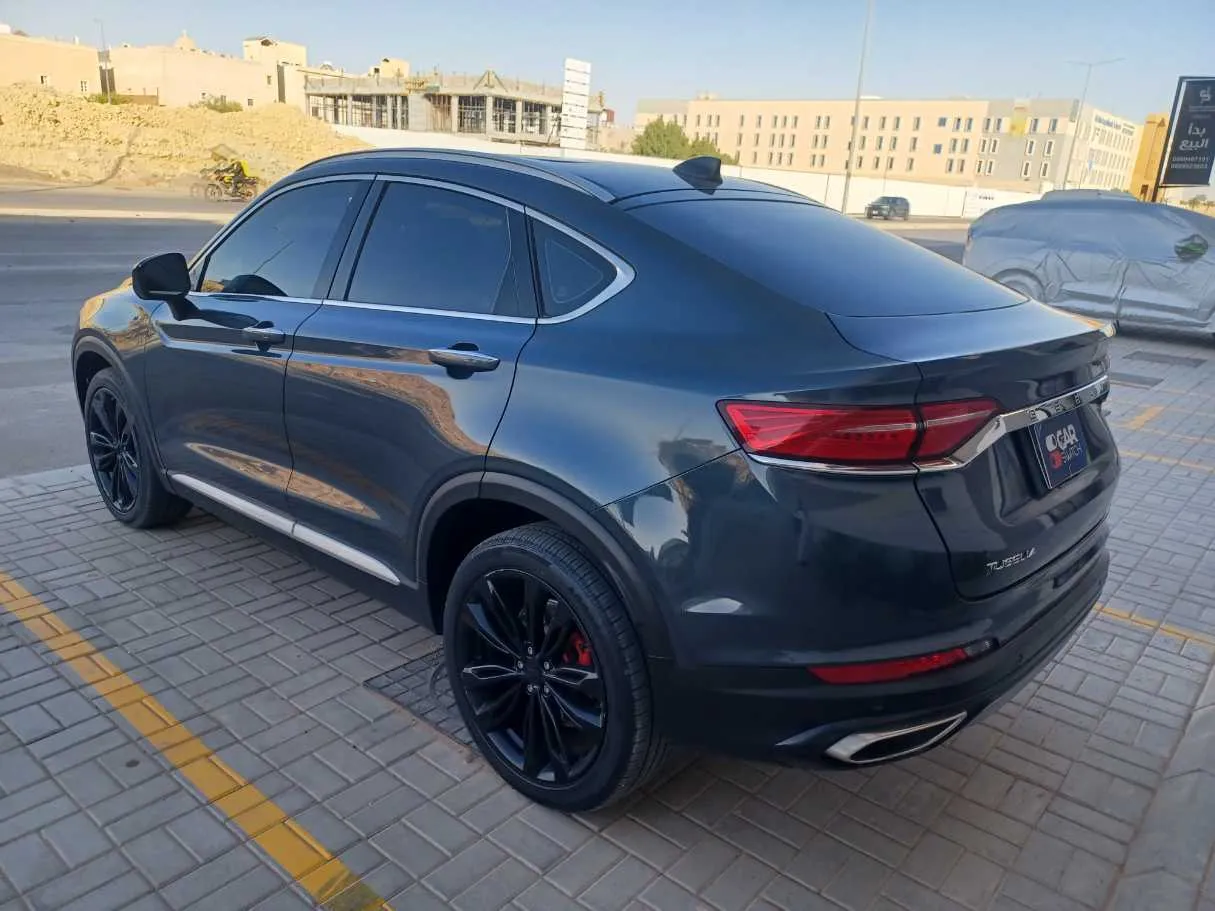 Car image 7