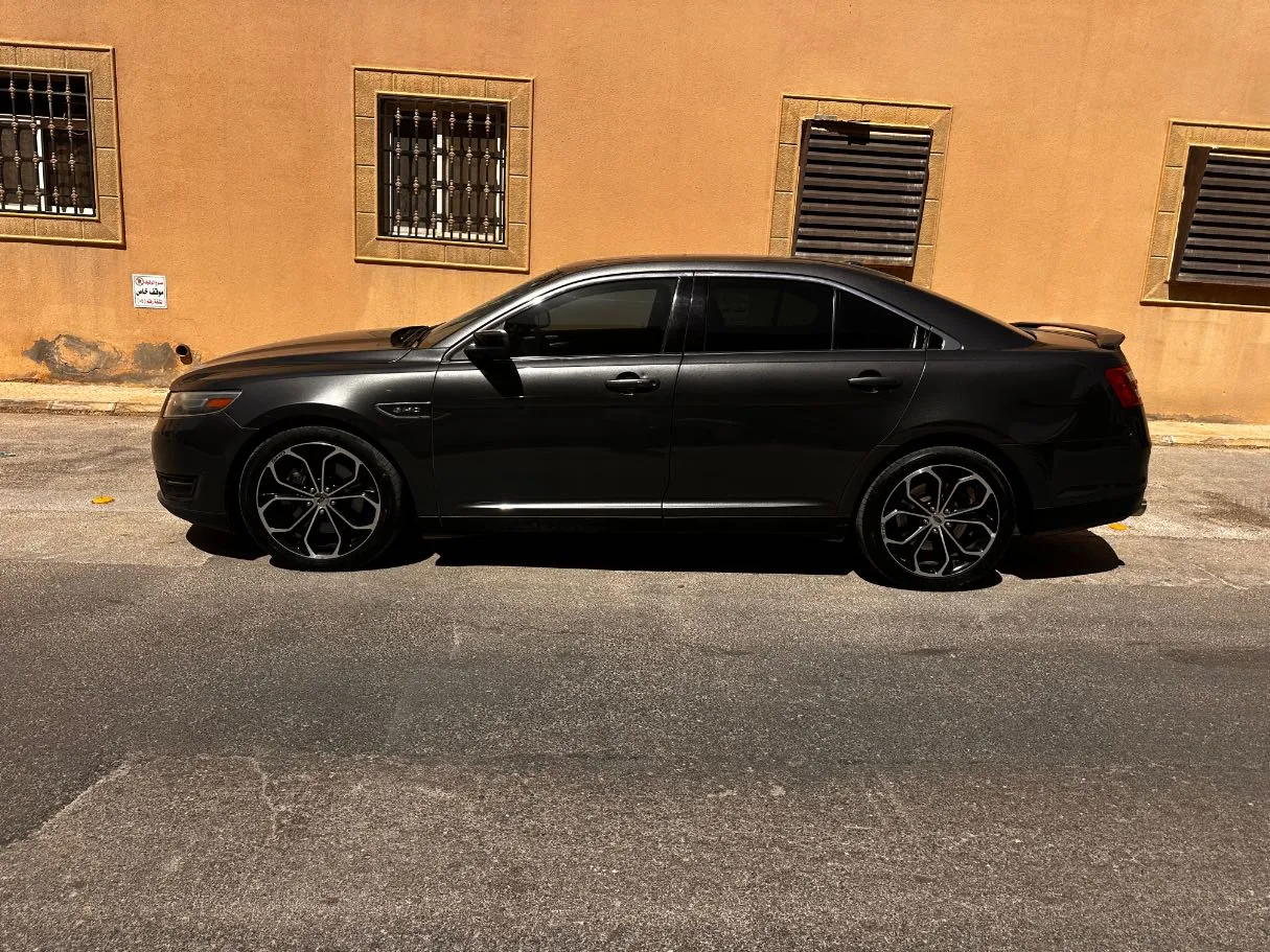 Car image 8
