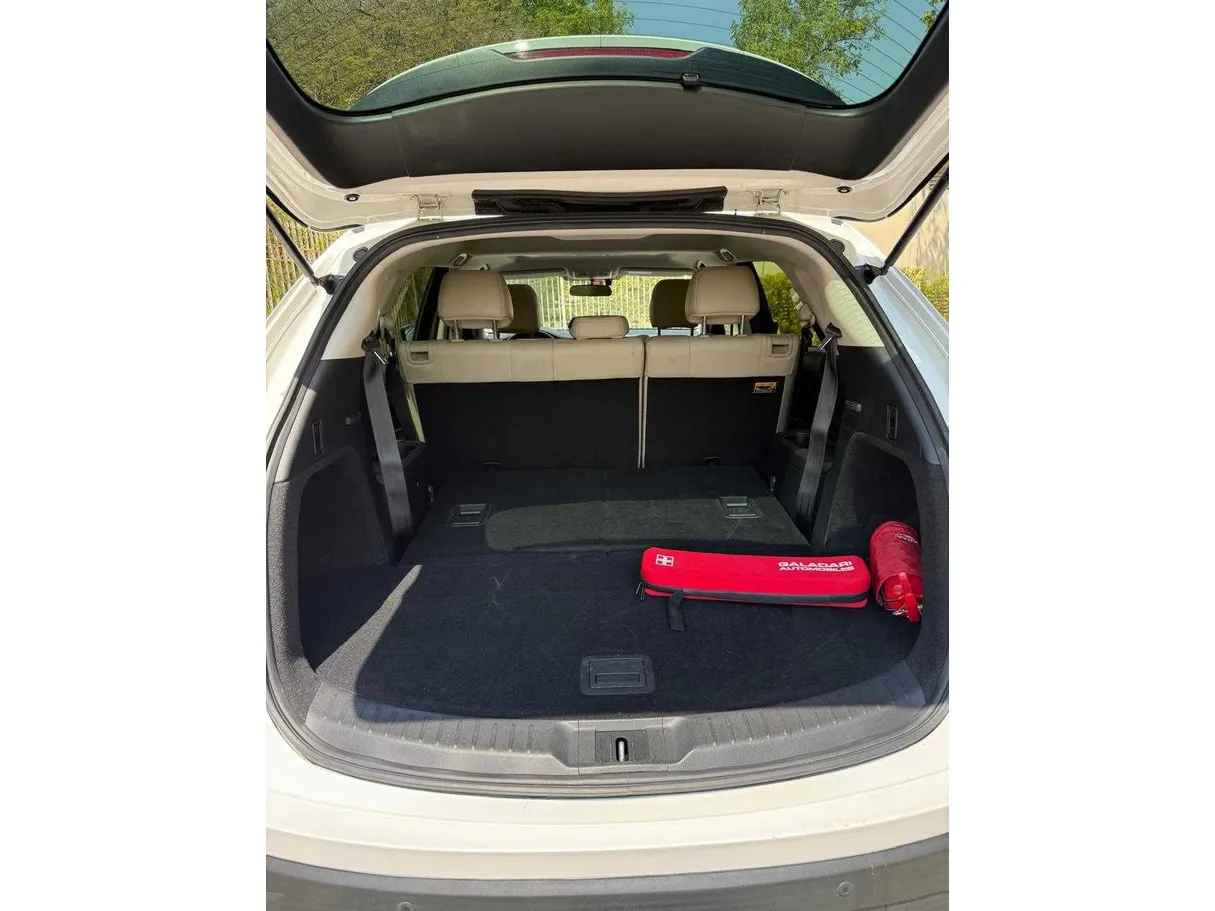 Car image 22