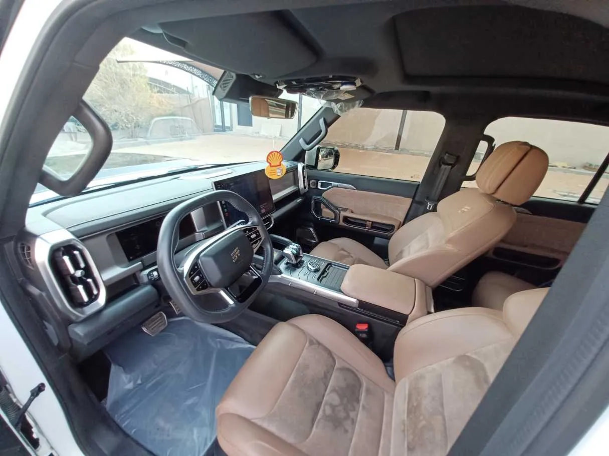 Car image 10
