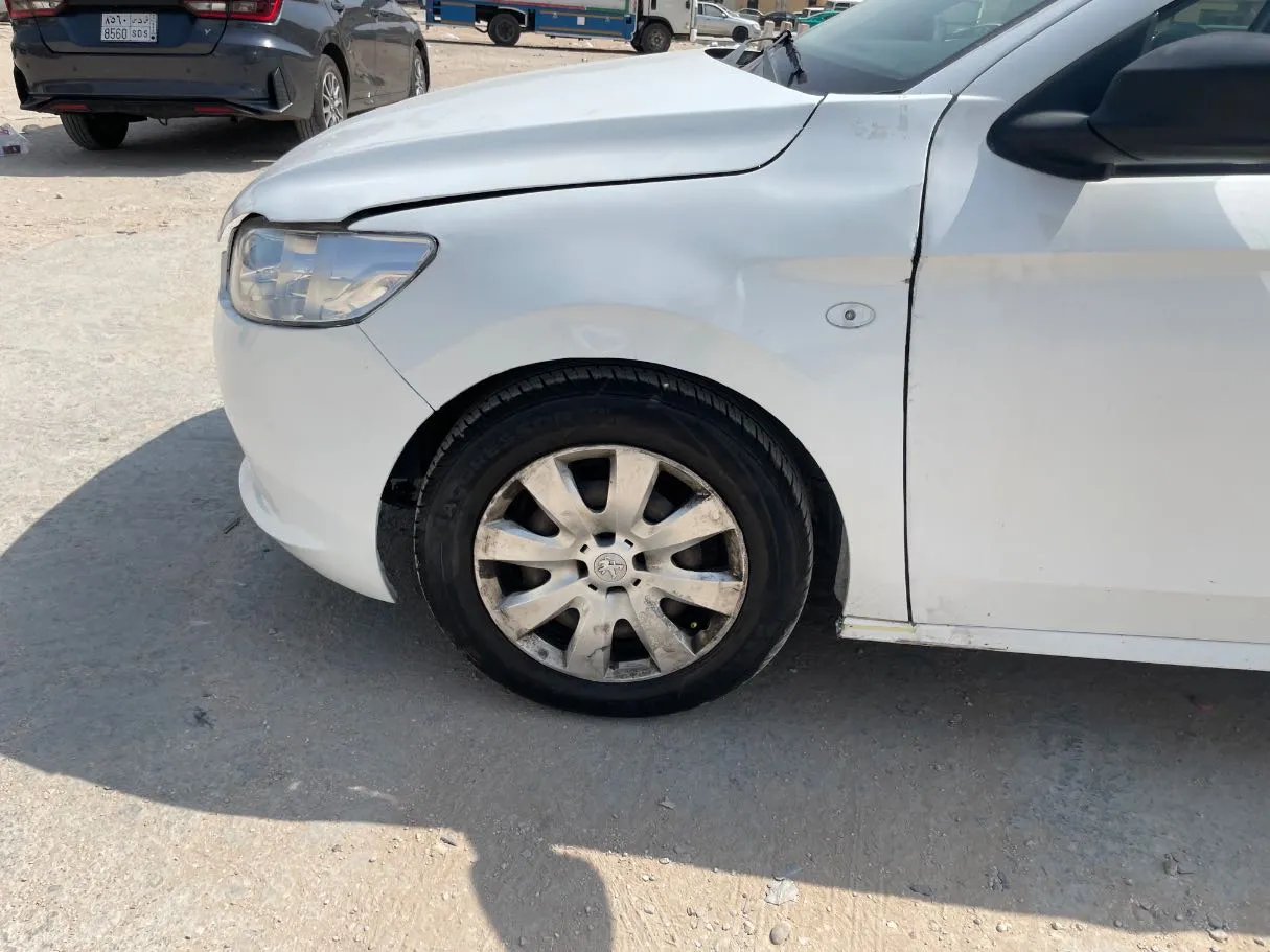 Car image 9