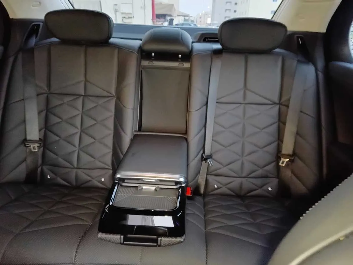Car image 23