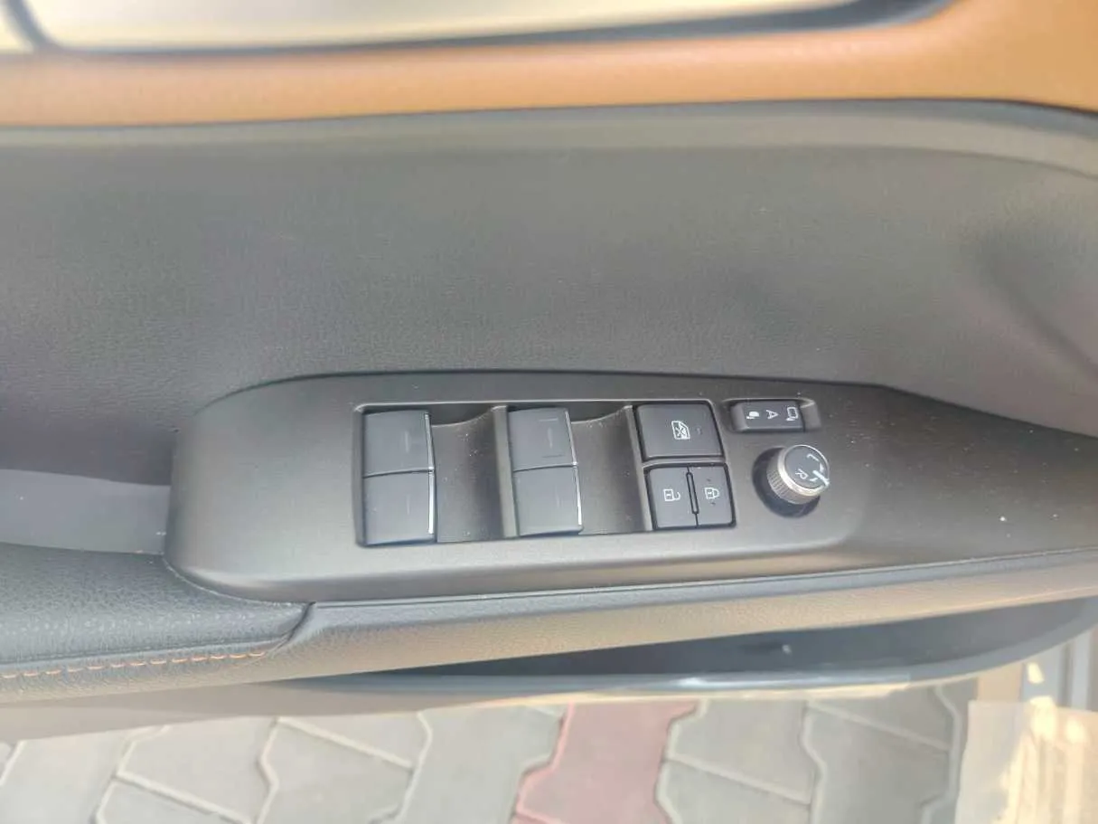Car image 33