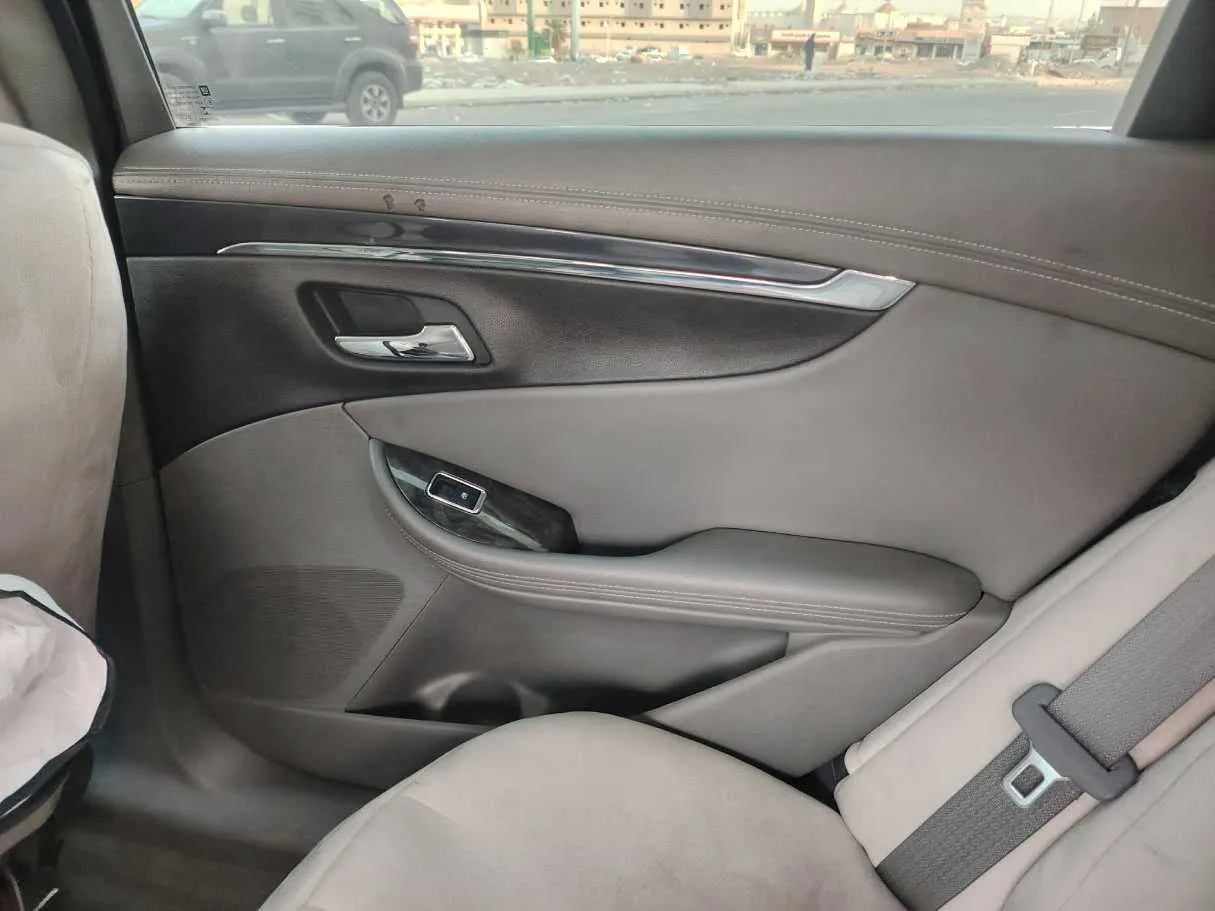 Car image 33