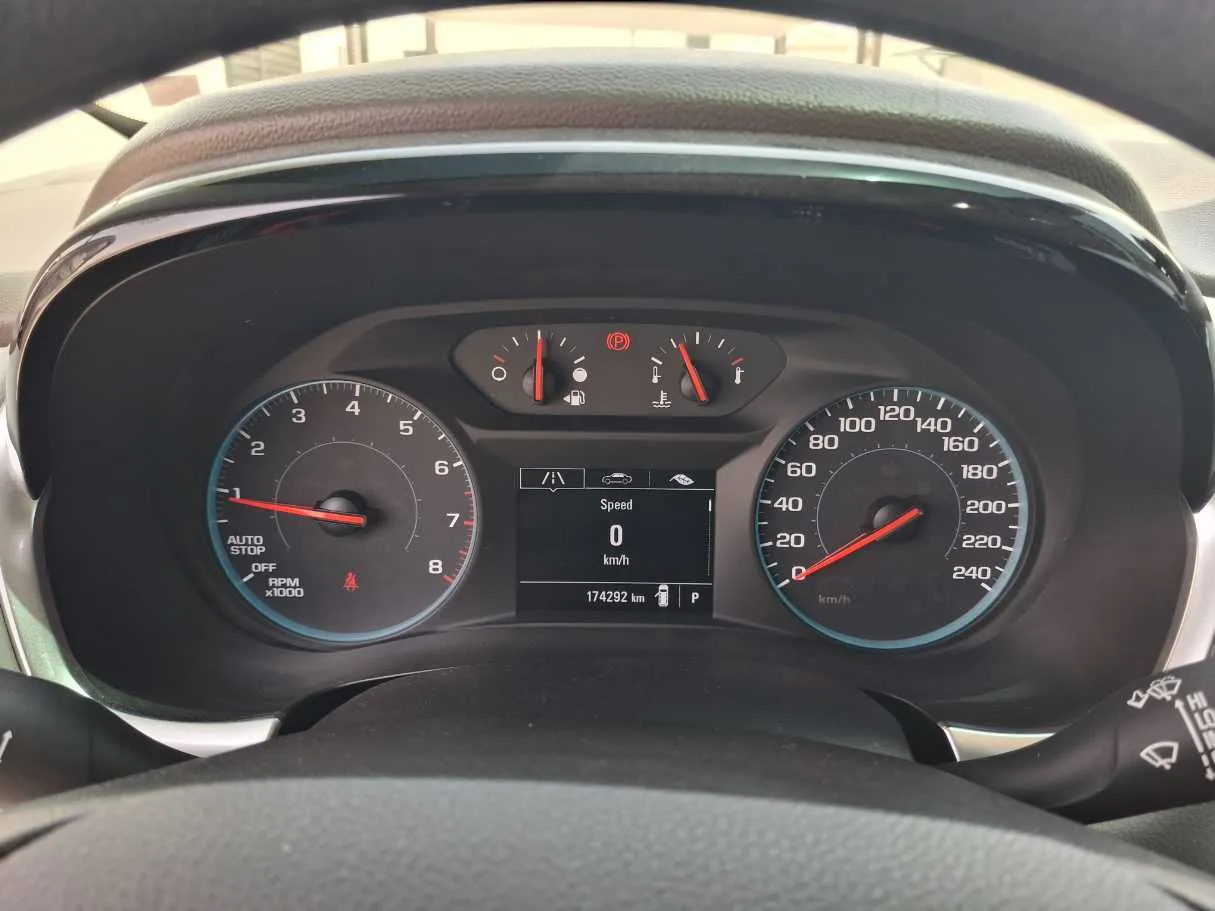 Car image 19