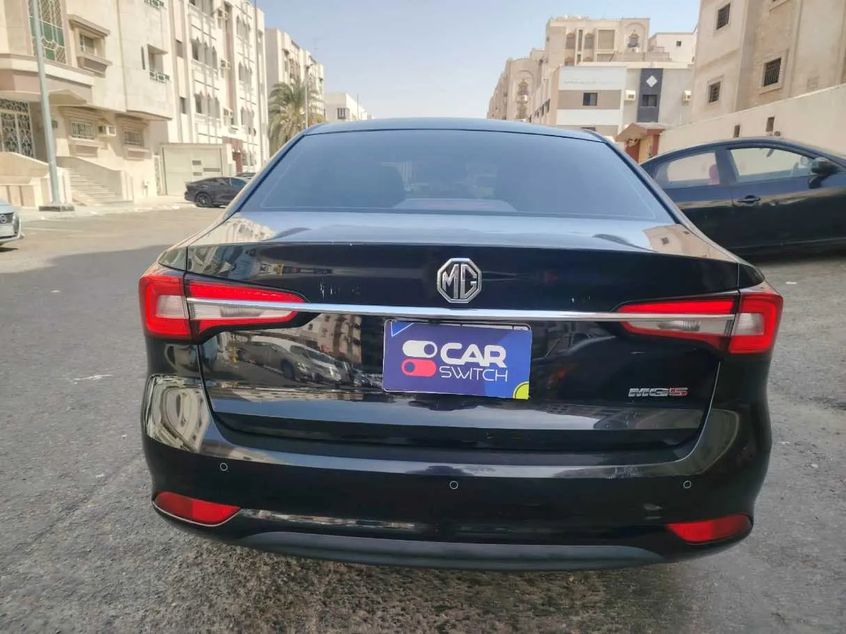Car image 6