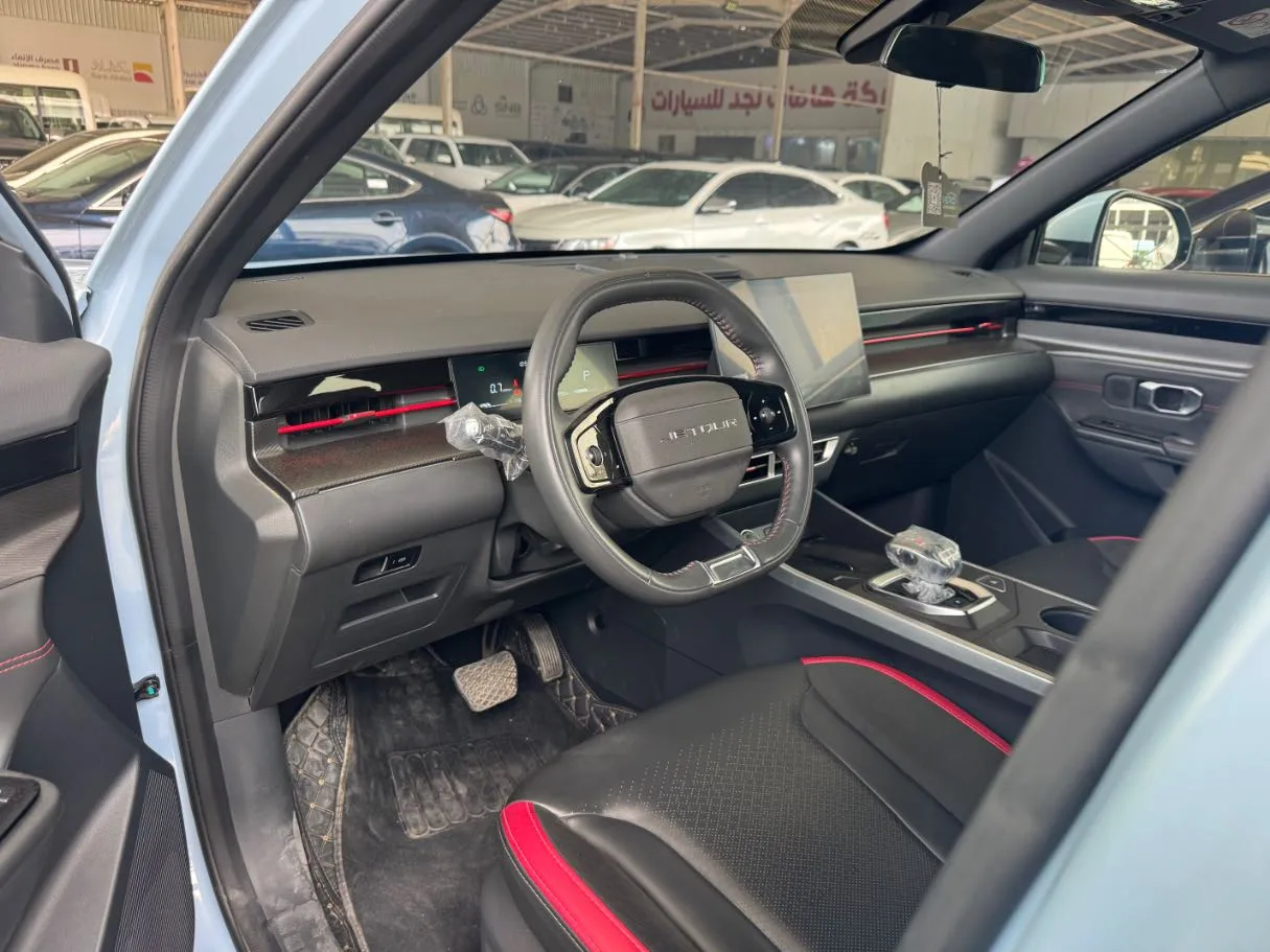 Car image 15