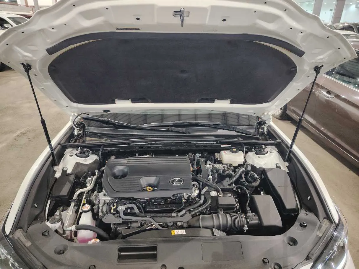 Car image 33