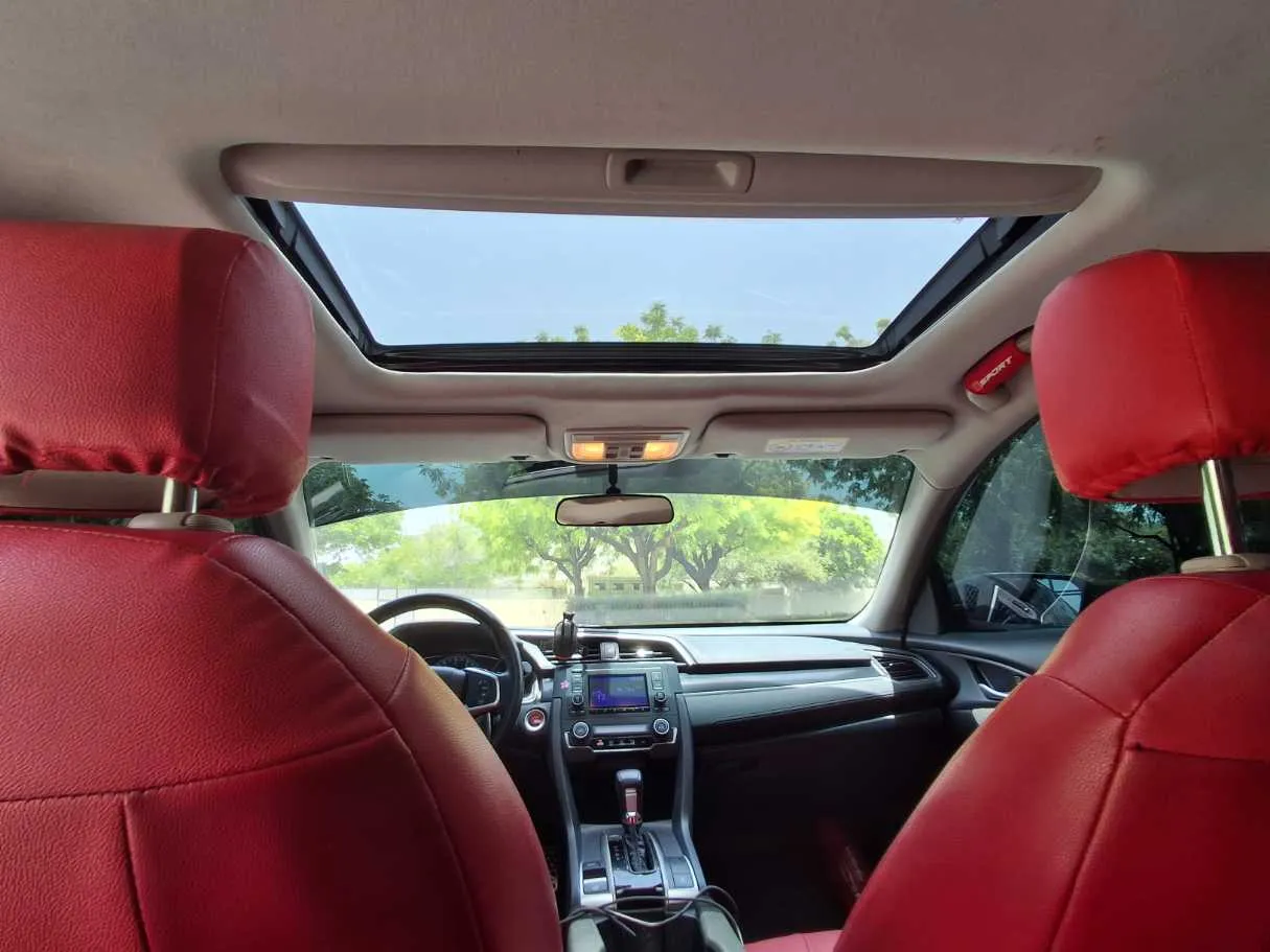 Car image 16