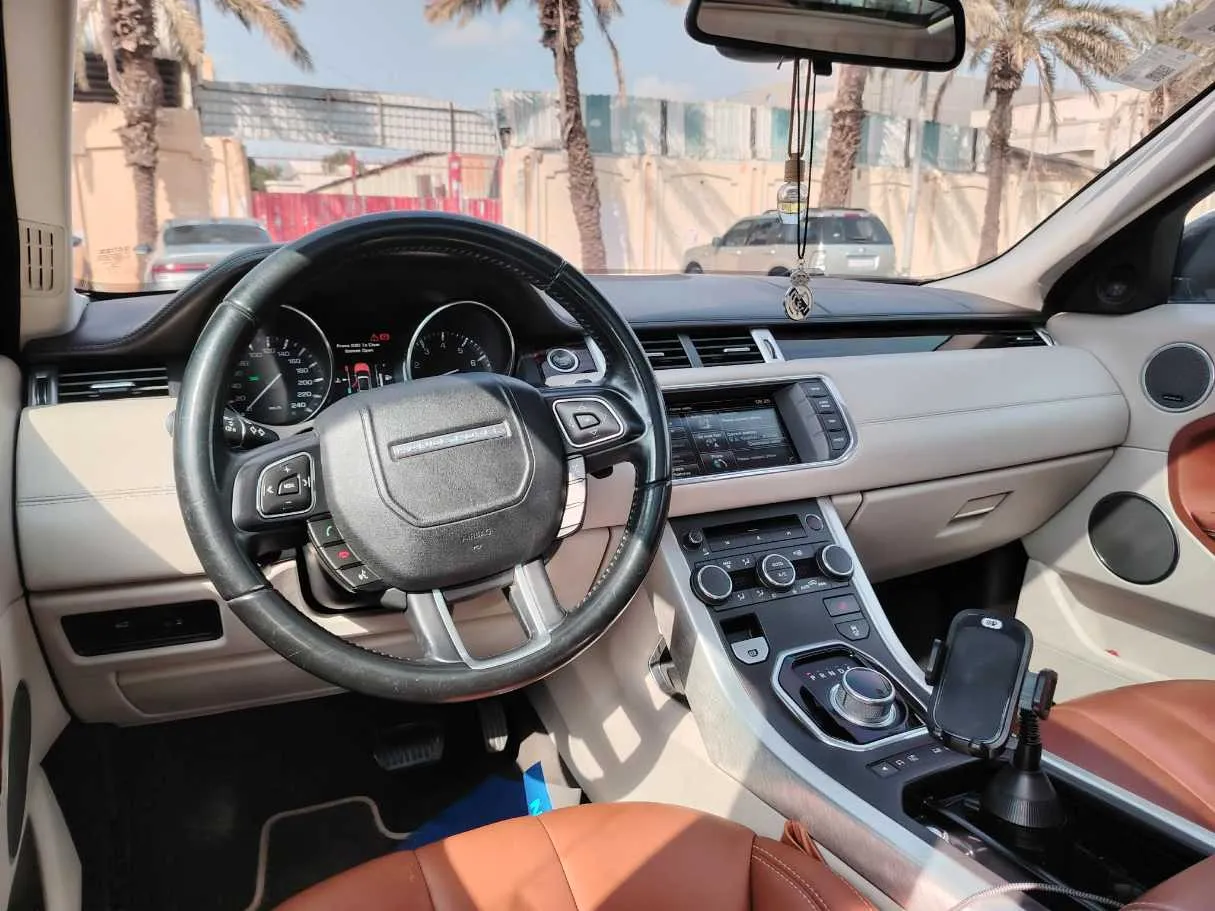 Car image 34