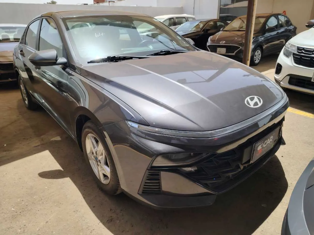 Car image 3