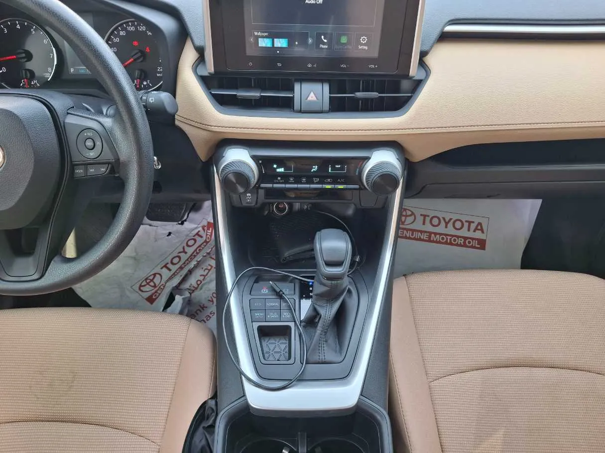 Car image 15