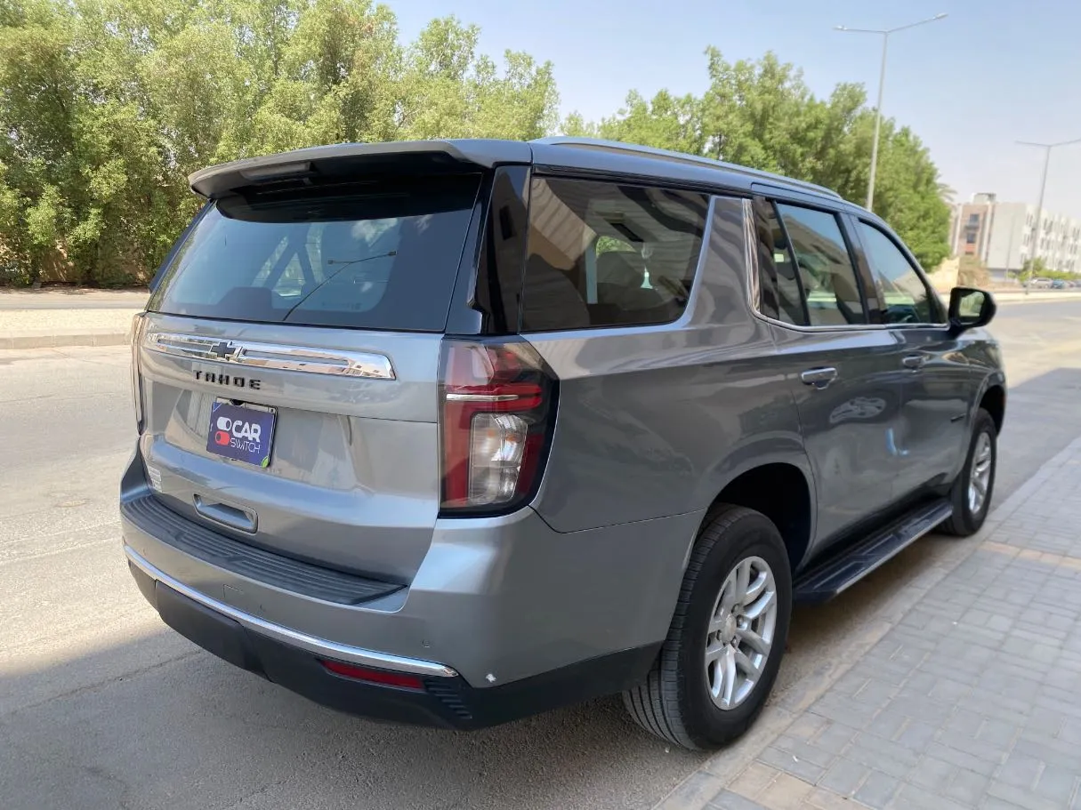 Car image 5