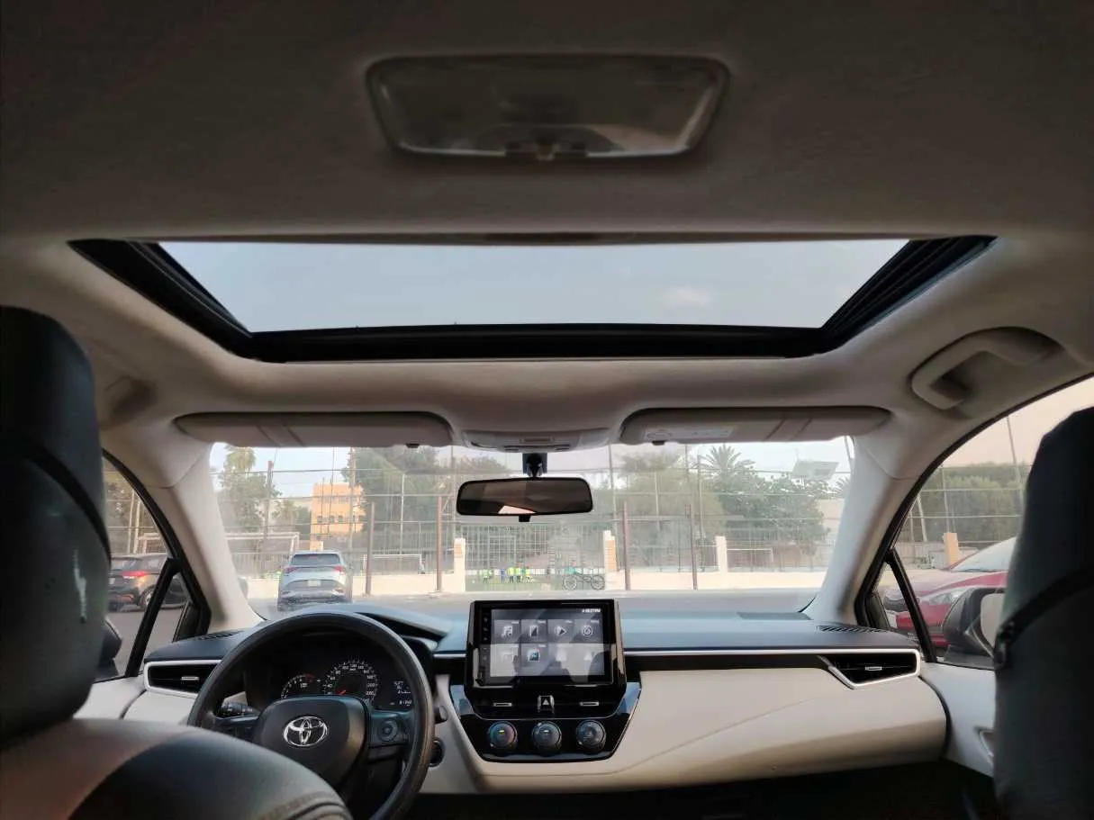 Car image 18