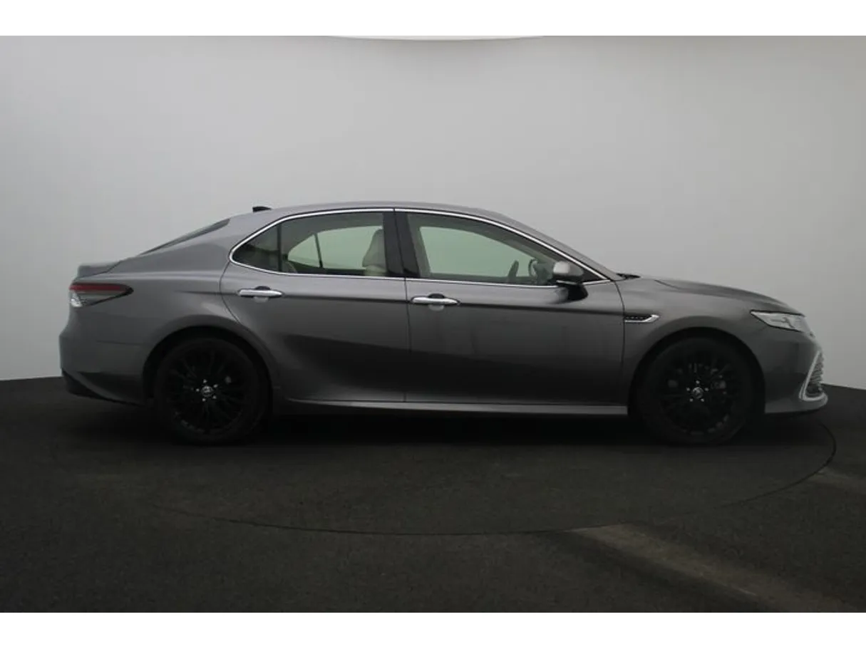 Car image 13