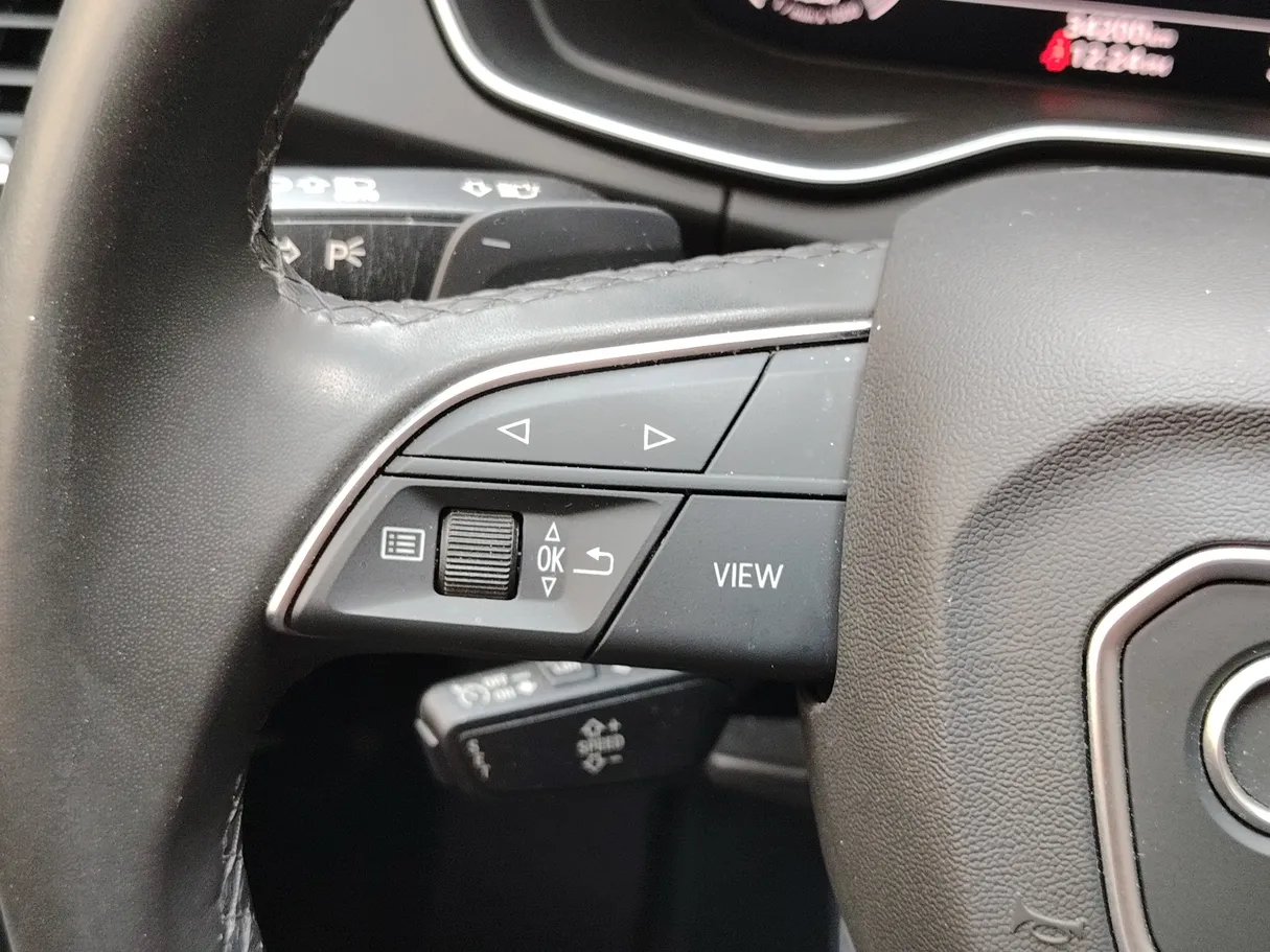 Car image 28