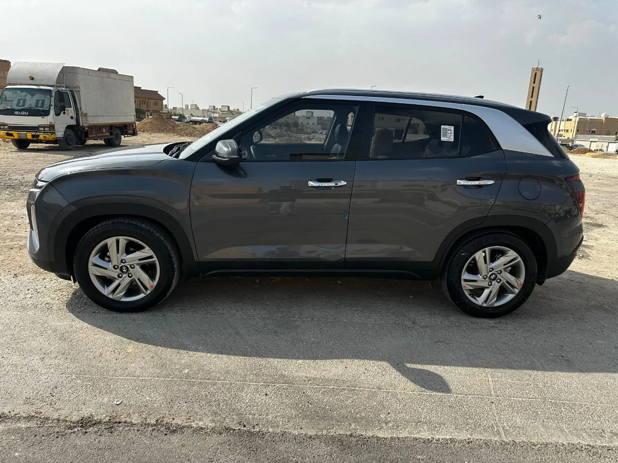 Car image 8