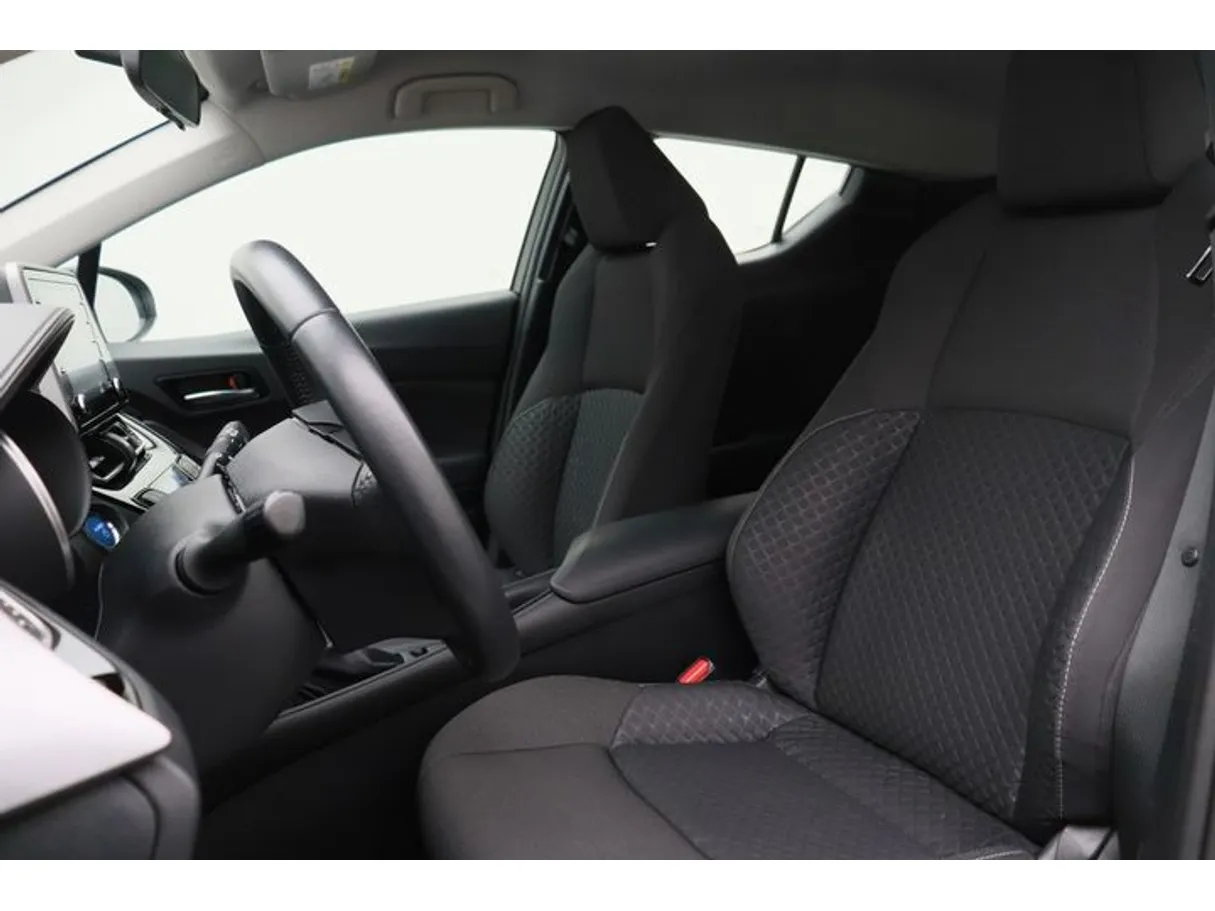 Car image 8