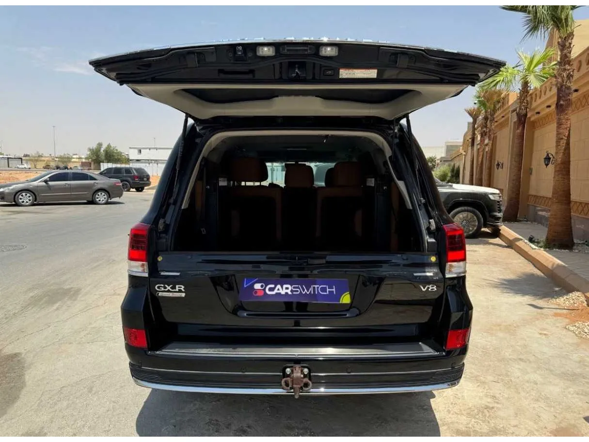 Car image 20