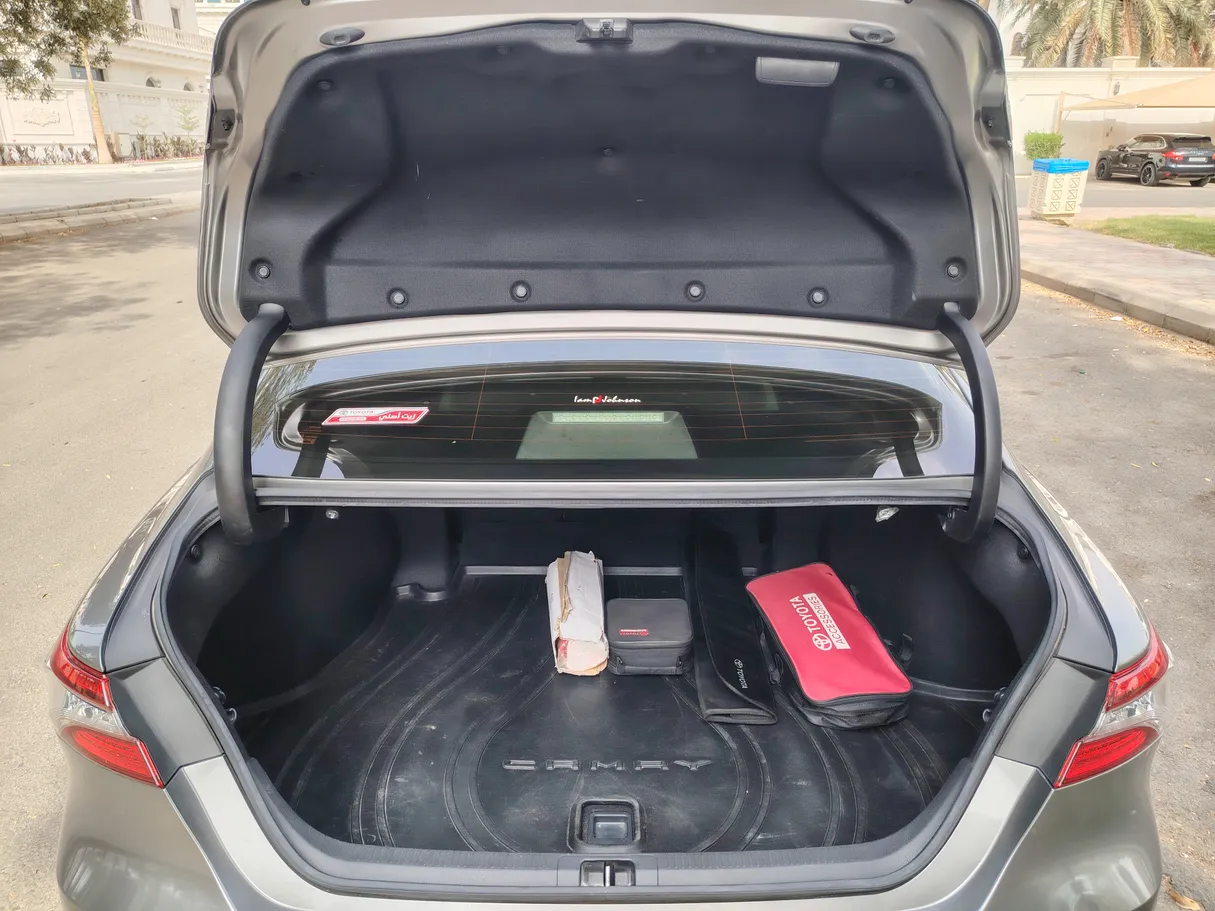 Car image 22