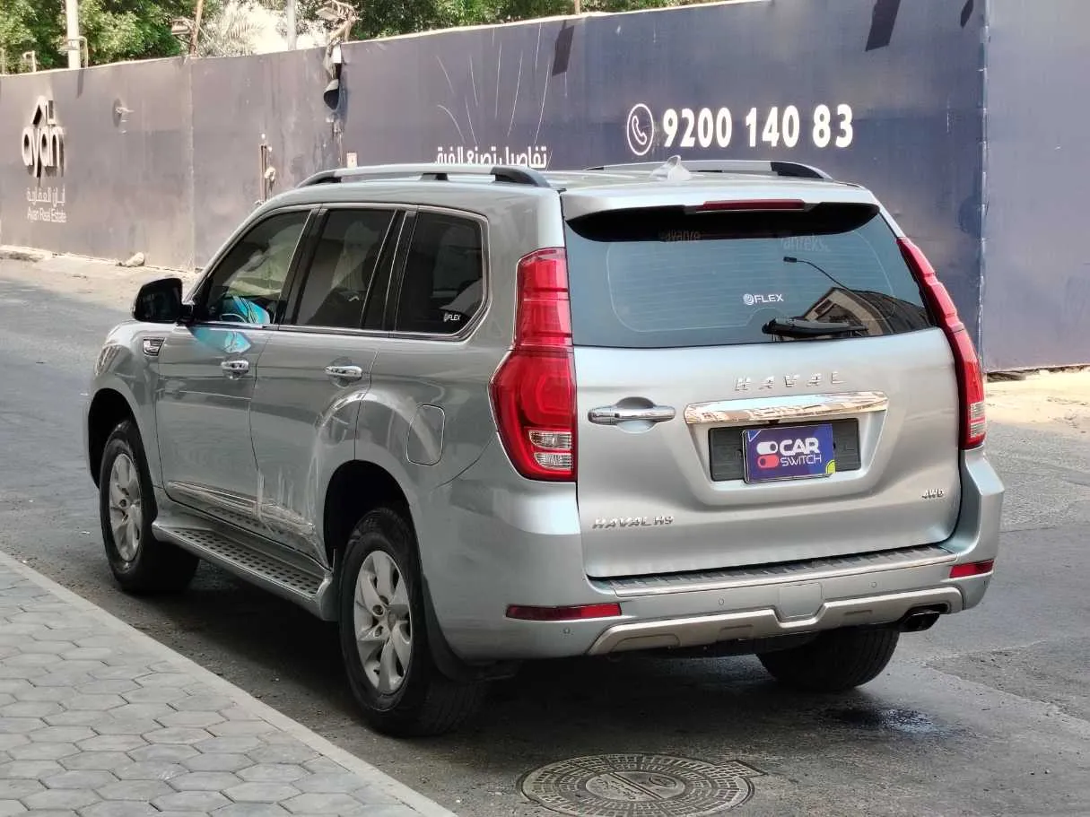Car image 7