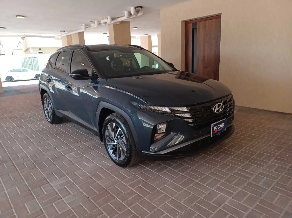 Car image 3