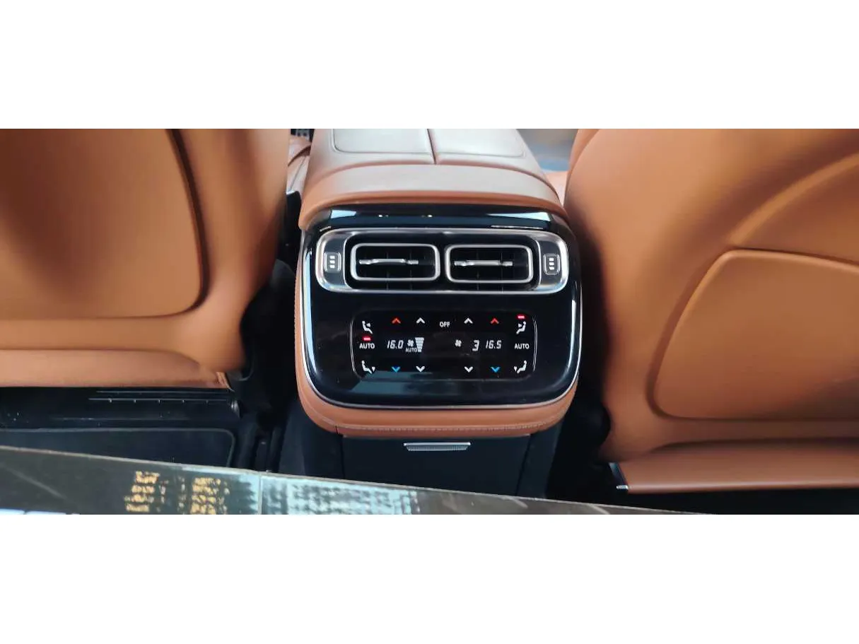 Car image 27