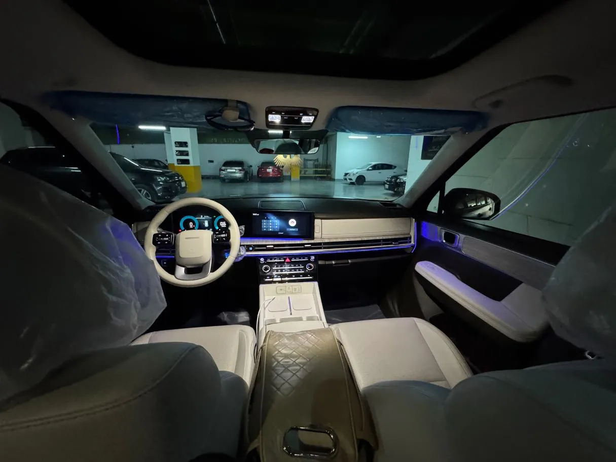 Car image 13