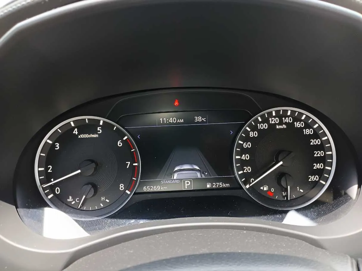 Car image 18