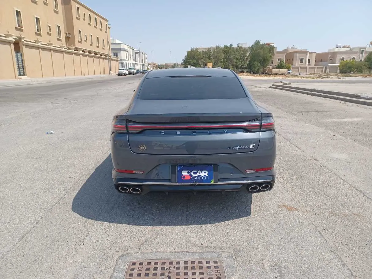 Car image 6