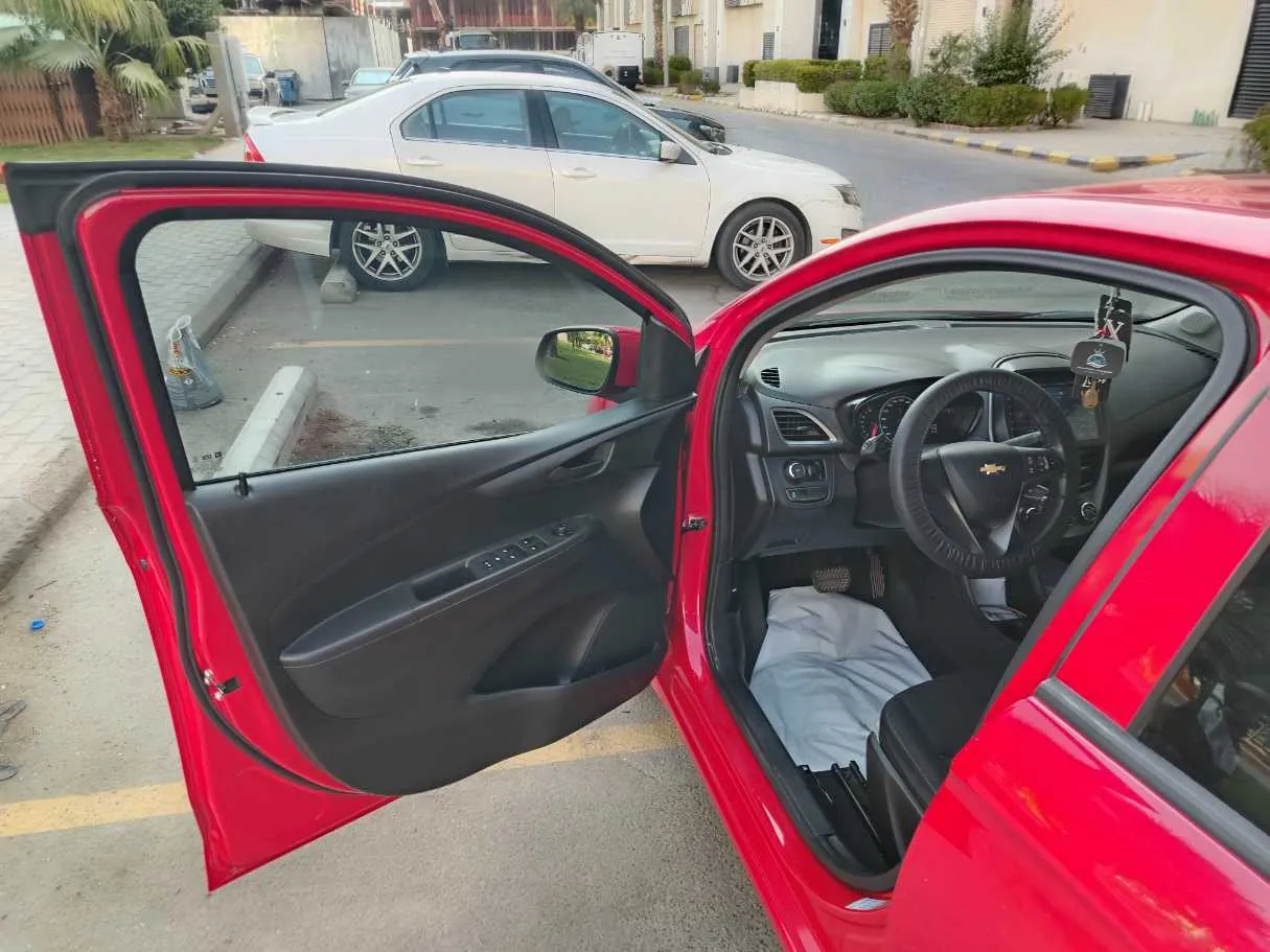 Car image 11