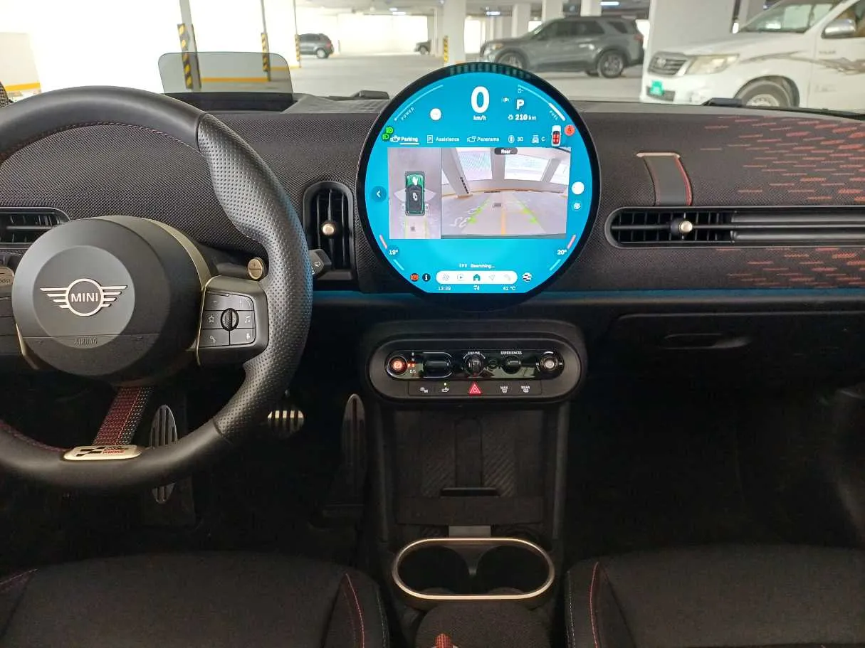 Car image 18