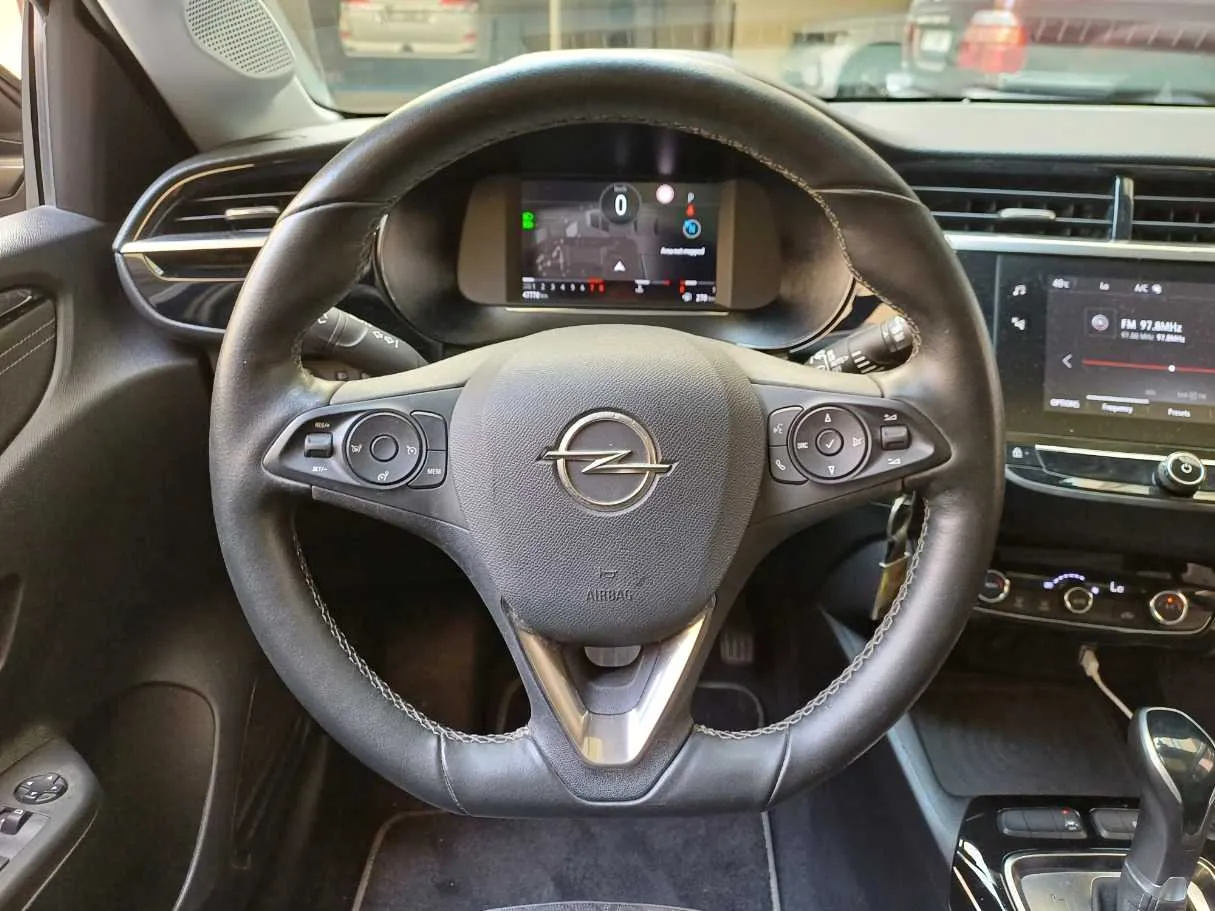 Car image 18