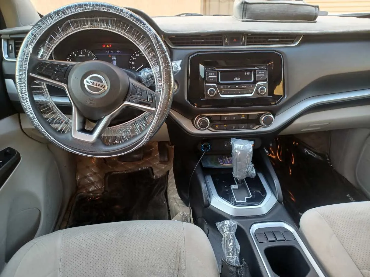 Car image 16