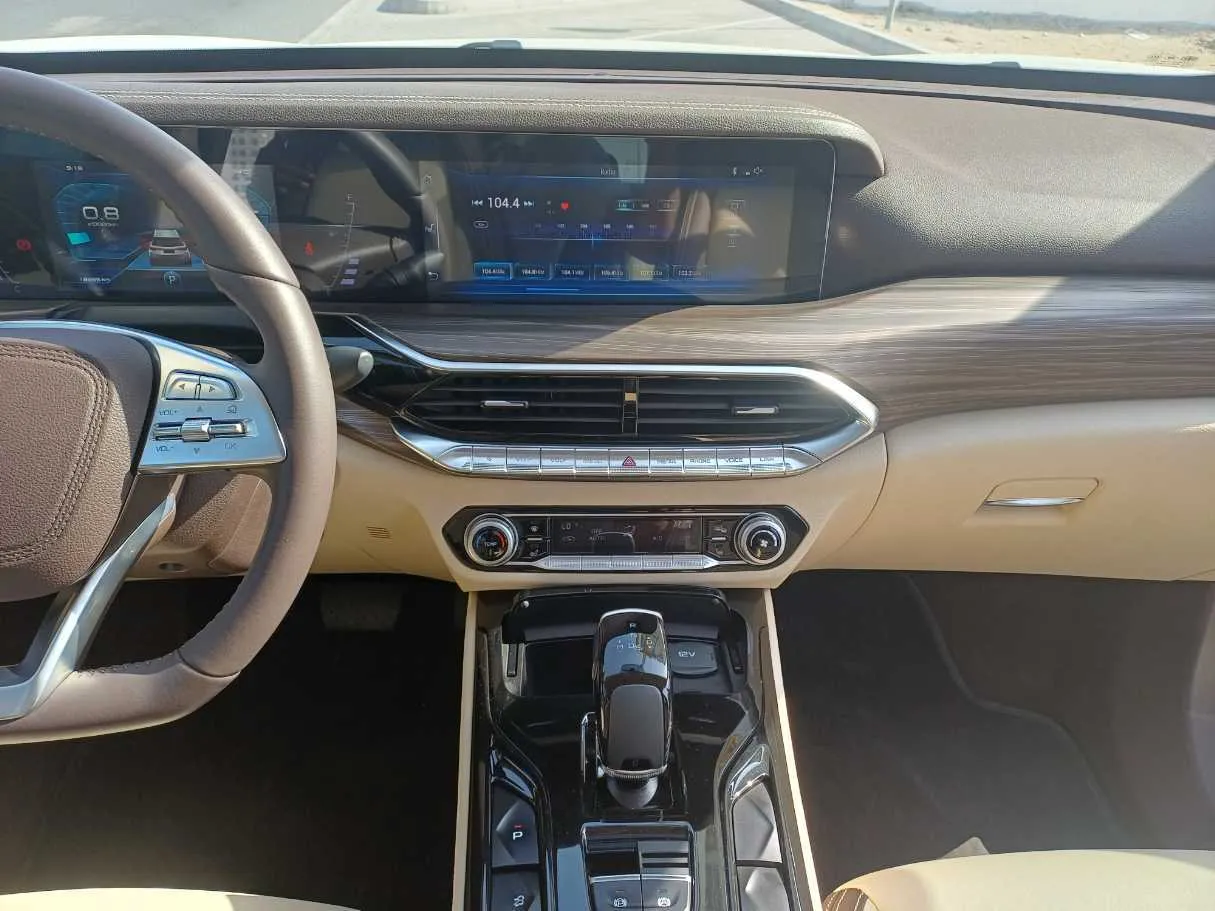 Car image 17