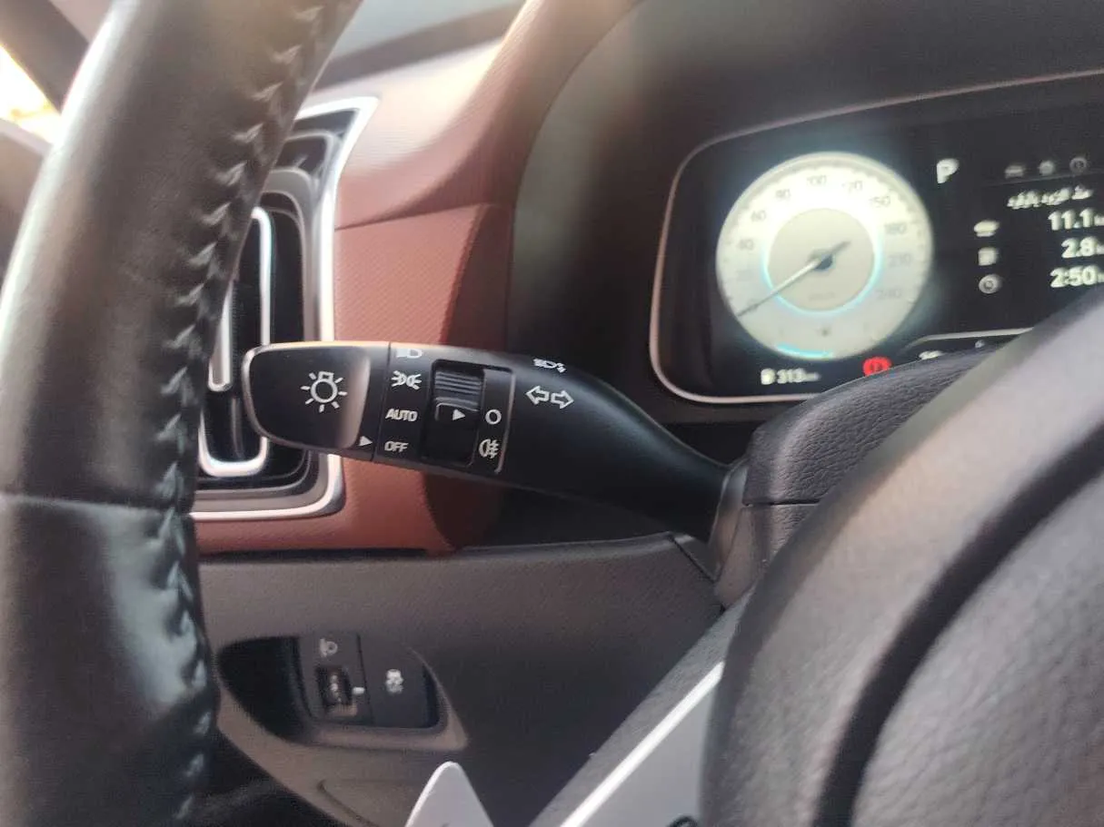 Car image 27