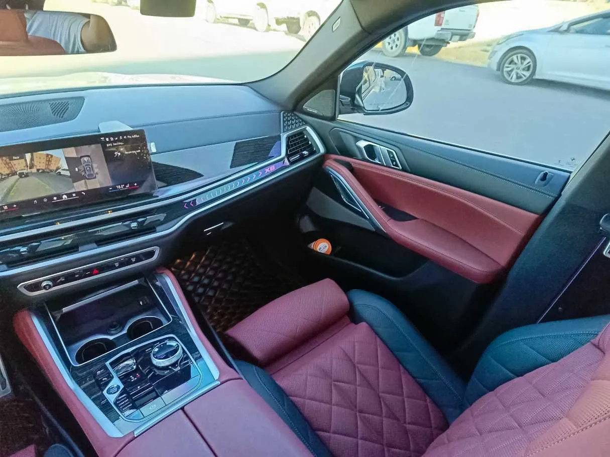 Car image 26