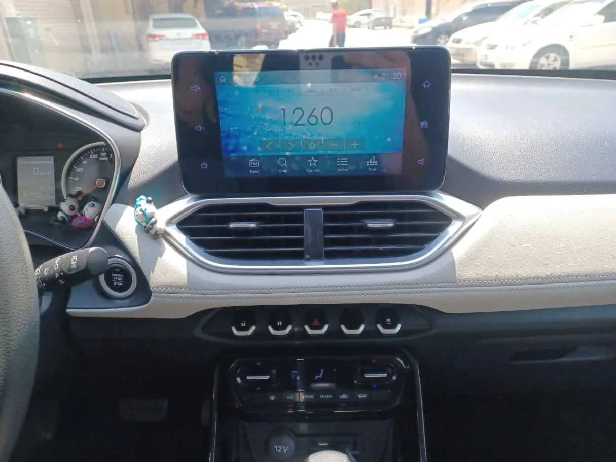 Car image 15