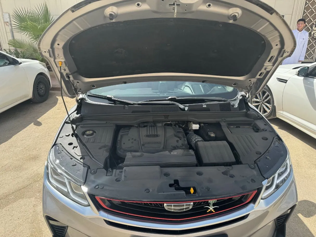 Car image 19