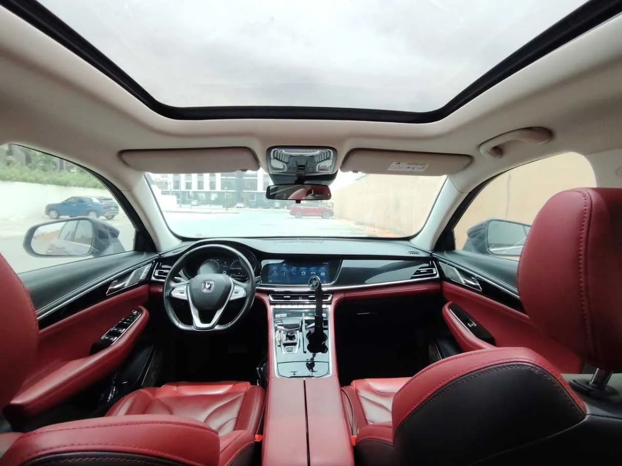 Car image 17