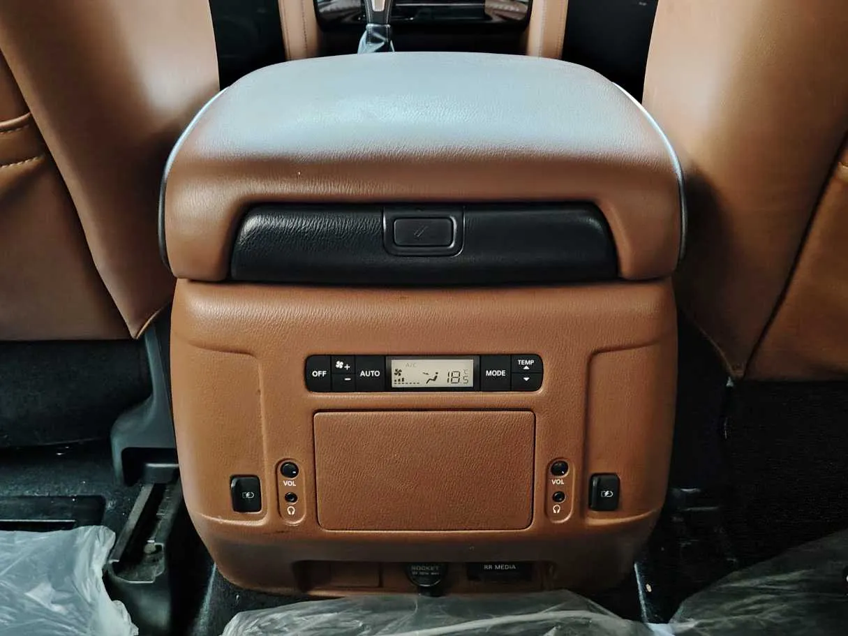 Car image 46