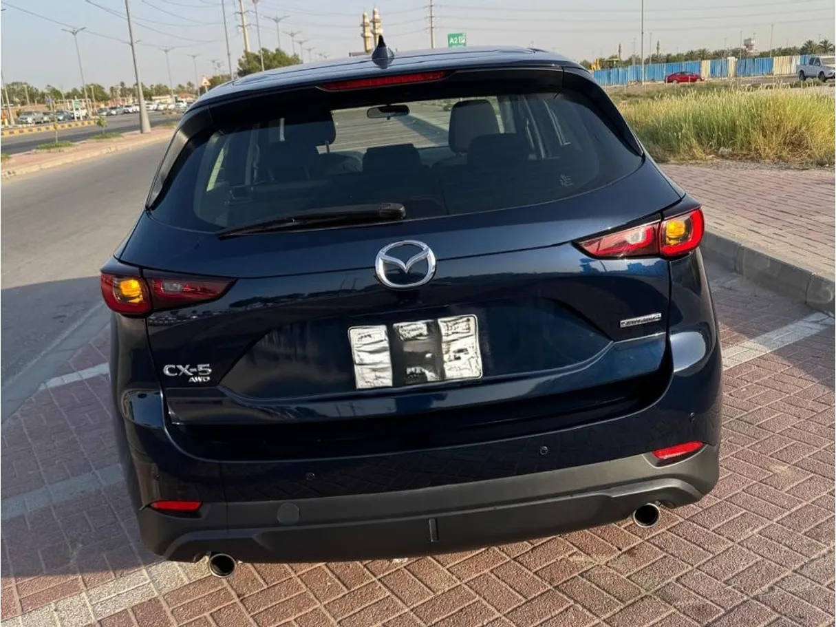 Car image 3