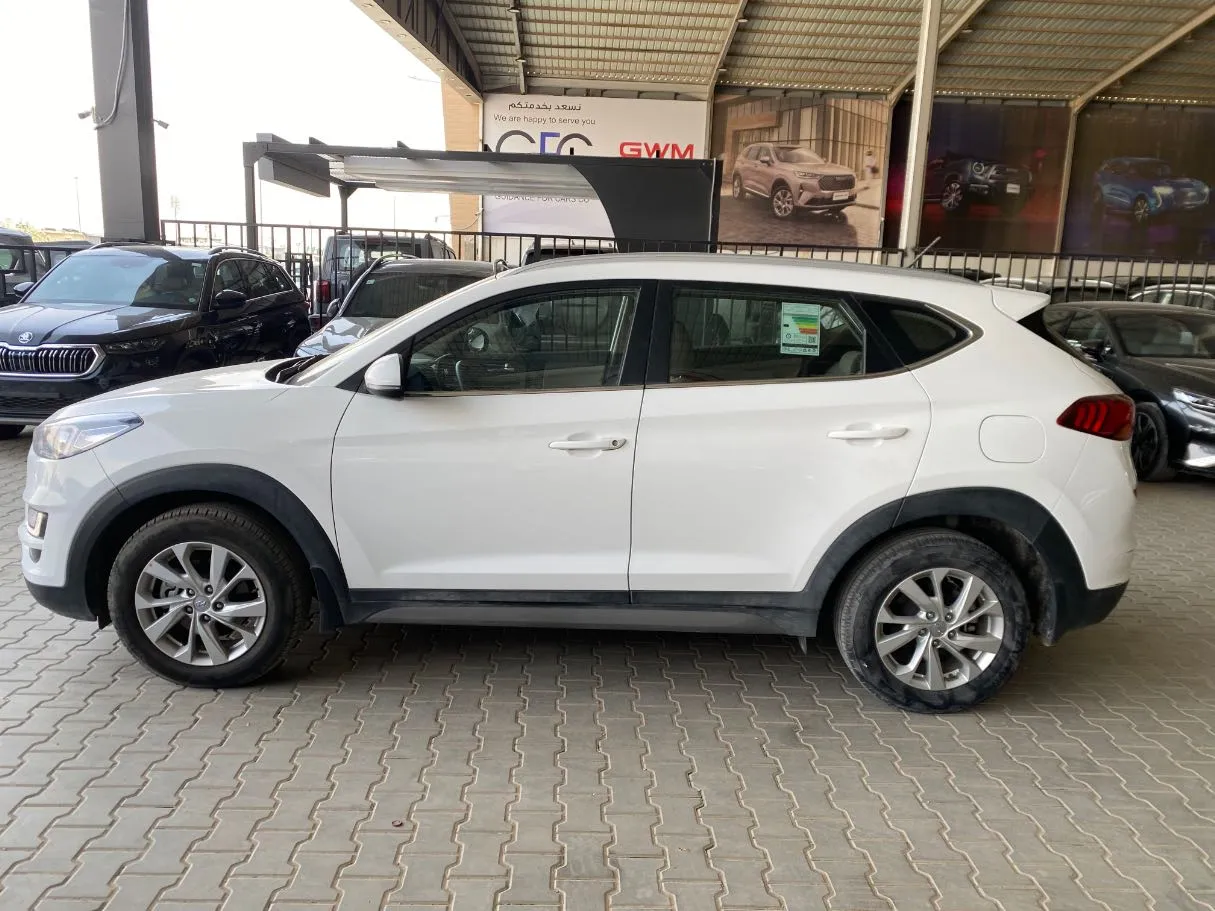 Car image 8