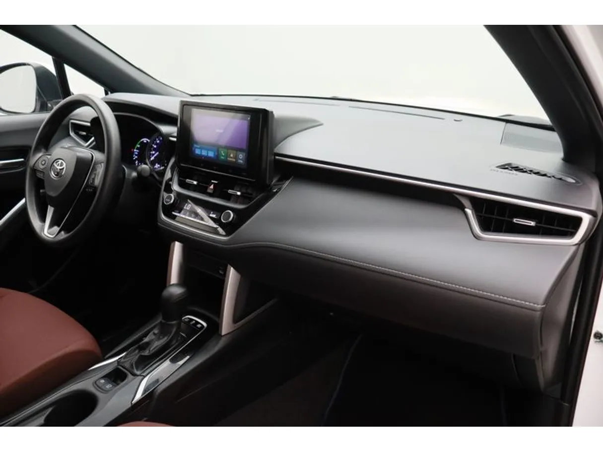Car image 10