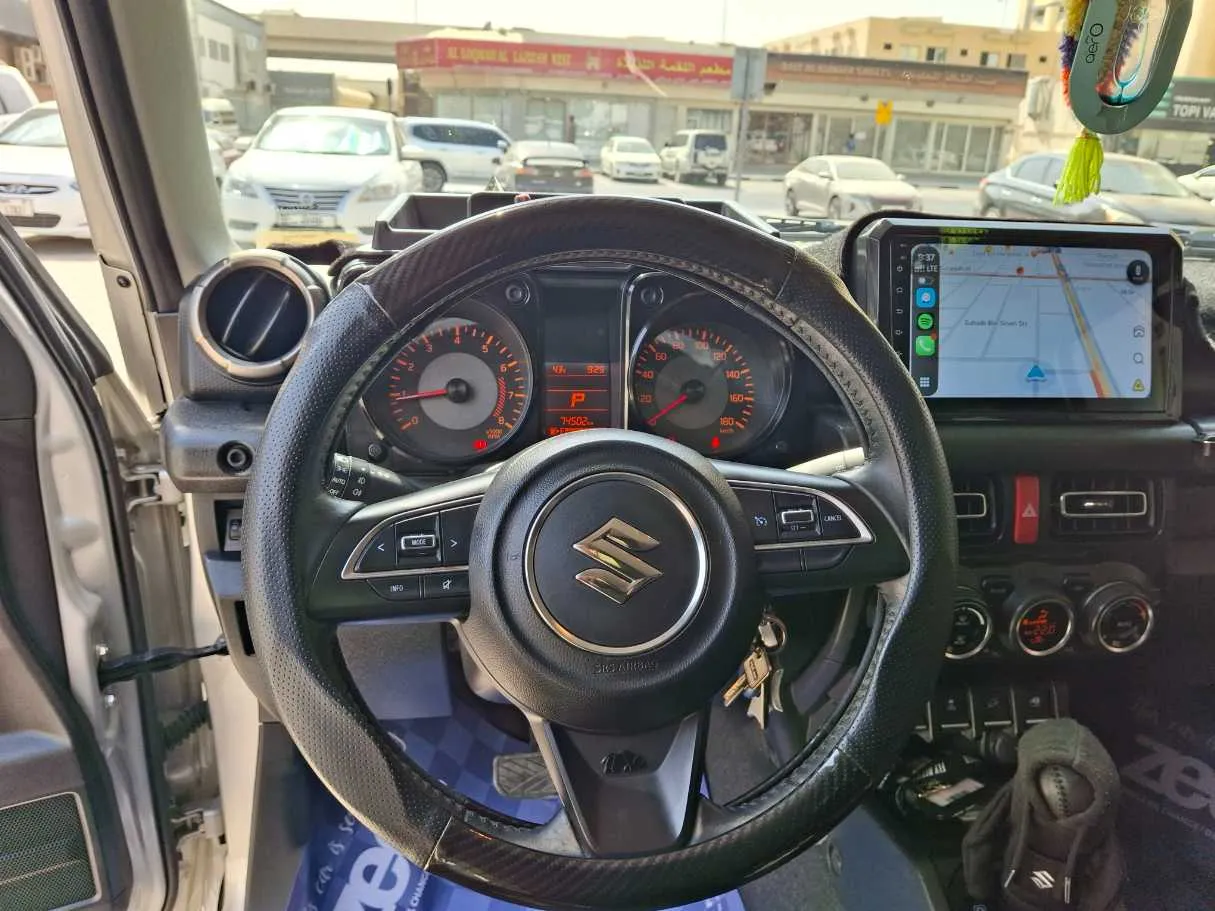 Car image 17